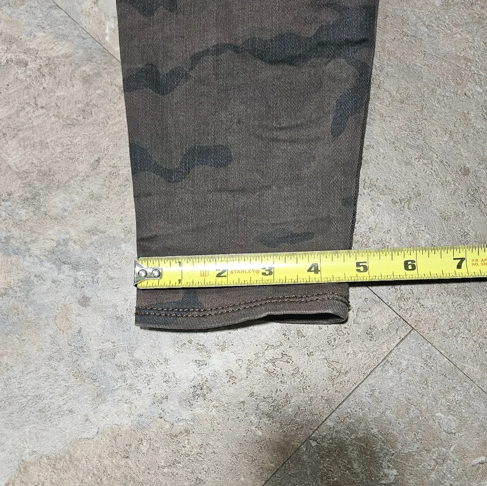 Rock & Republic Camouflage Skinny Jeans - Picture 5 of 8